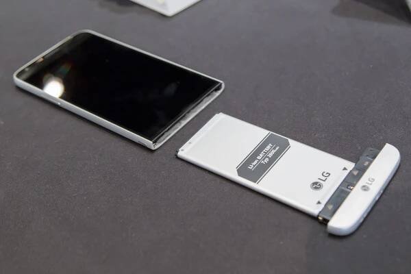 LG G5 hands-on—LG may have made the most innovative phone of MWC - Ars Technica
