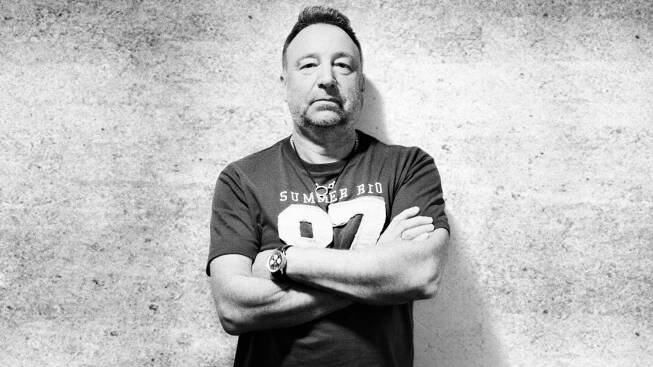 Peter Hook & The Light / UK