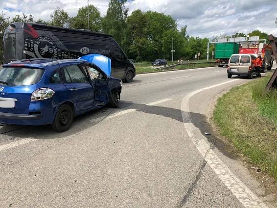 Nehoda na hlavním tahu v Českých Budějovicích se obešla bez vyproštění | POŽÁRY.cz - ohnisko žhavých zpráv | hasiči aktuálně