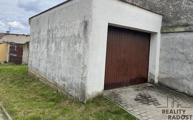 Prodej garáž - Moravský Krumlov, 672 01, 20 m2
