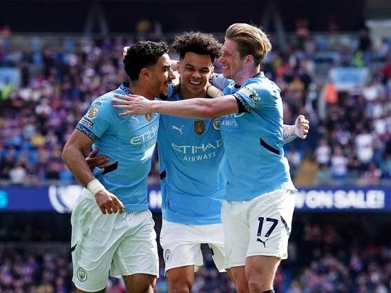 Manchester City climb into Premier League top four and Forest slip up at home