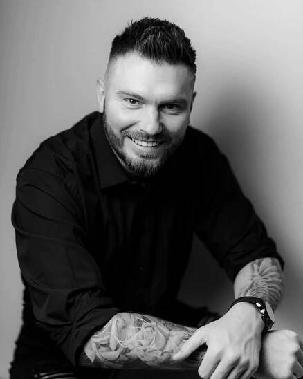 FOTO: Martin Růžička je policista. – stránka 6