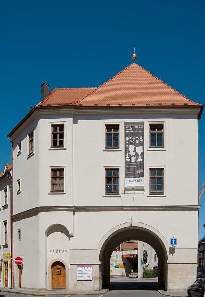 Měnínská brána