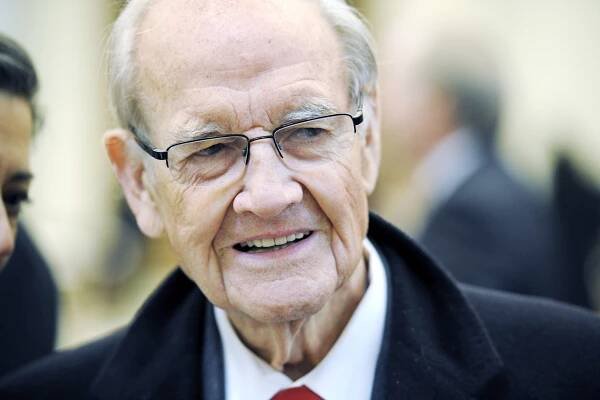 George McGovern taken to South Dakota hospital after fall
