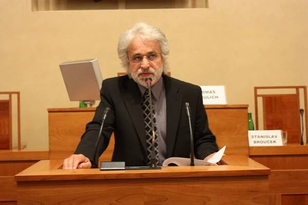 Tomáš Grulich: český stát má vůči zahraničním Čechům své povinnosti | Radio Prague International