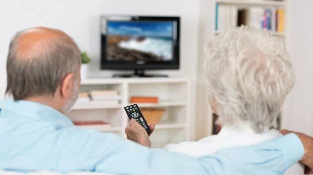 Stát přispěje domovům důchodců na televize. Usnadní jim tak přechod na DVB-T2
