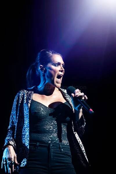 Lightbox-Revelation - Beth Hart