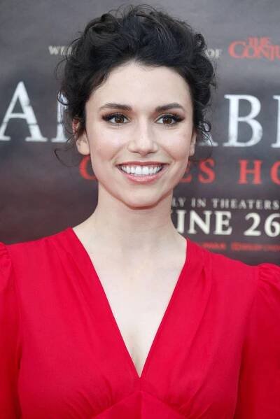 Grace Fulton 'Annabelle' Premiere Wallpaper
