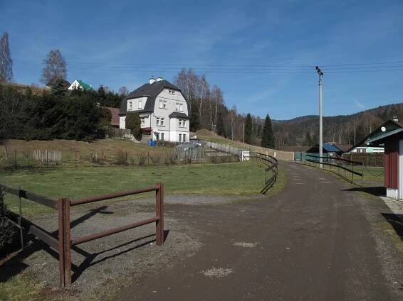 Soubor:Loučná nad Nisou, cesta.jpg – Wikipedie