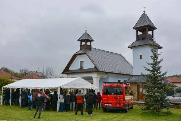 Svěcení zvonu a auta SDH 21.4.2024 – OBEC DOUBRAVY 