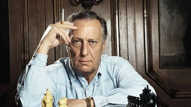 Frederick Forsyth: Od reportáži o hladomoru ke světově proslulým špionážním thrillerům