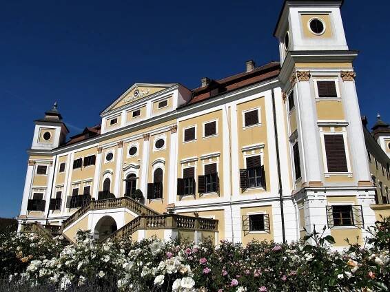 Soubor:Milotice, zámek.jpg – Wikipedie