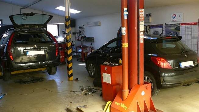 Fotogalerie | Autoservis Citroen, Peugeot, DS, Opel(PSA) výměna oleje v automatické převodovce Praha