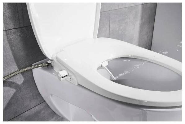 WC prkénko s bidetovou funkcí