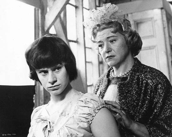 Rita Tushingham, Dora Bryan - Kapka medu - Z filmu