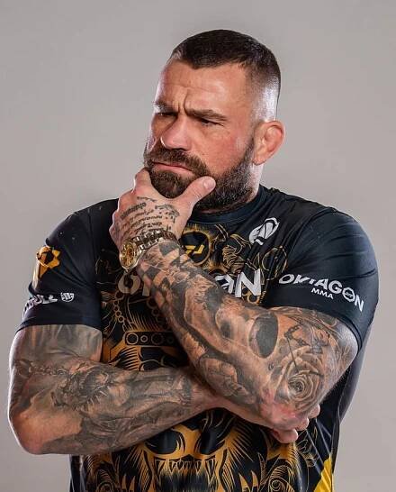 FOTO: Karlos Vémola 2025 – stránka 243