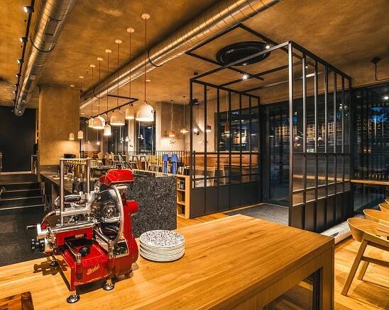 Molo Bistro | EXX