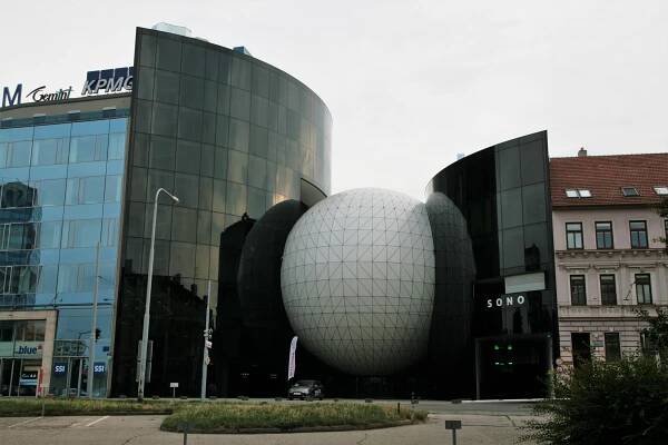 Soubor:Brno, Veveří 113, Sono Centrum (2261).jpg