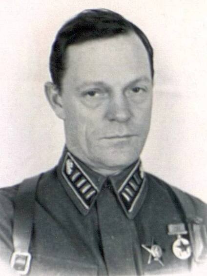Bělov, Pjotr Dmitrievič : B