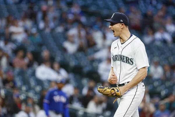 Mariners' George Kirby 'smothers' Rangers as pitching keeps Seattle afloat