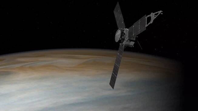 Fotky: Sonda Juno poslala nové snímky Jupiteru