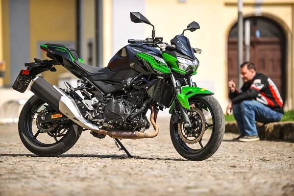 MH Test – Kawasaki Z400