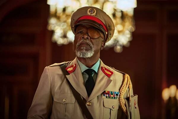 Vražda v Paříži - Z filmu - John Kani