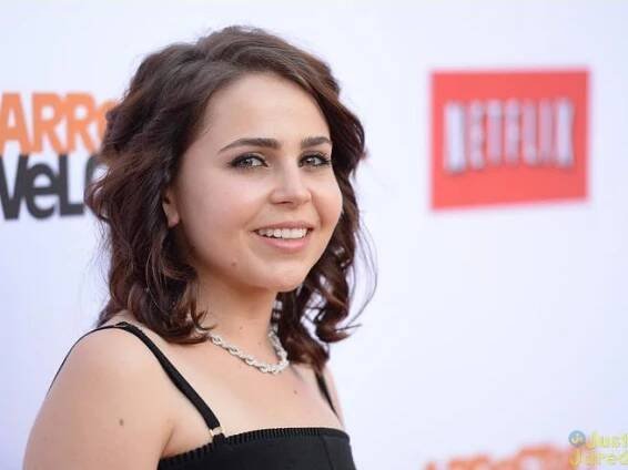 Mae Whitman fotka
