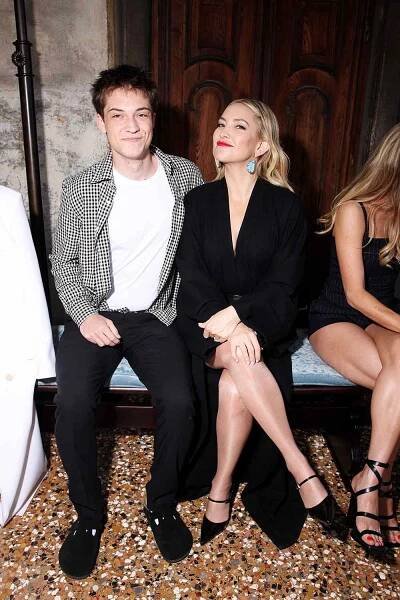 VENICE, ITALY - JUNE 11: Ryder Robinson and Kate Hudson attend the Max Mara Resort 2025 at Piazza San Marco on June 11, 2024 in Venice, Italy. 