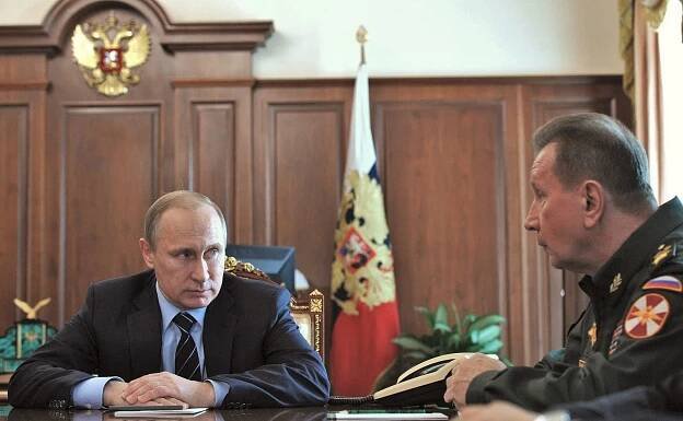 Soubor:Vladimir Putin and Viktor Zolotov.jpg