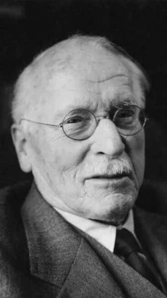 Happy Birthday Carl Jung: 8 profound quotes from his books