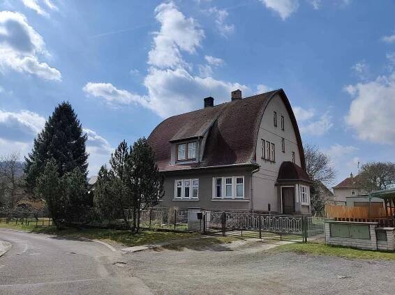 Z prohlídky obce Libouchec.