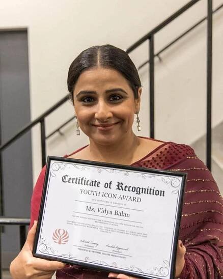 Vidya Balan : Net Worth, Height, Weight, Age, Affairs, Wiki, Facts and Figures 12