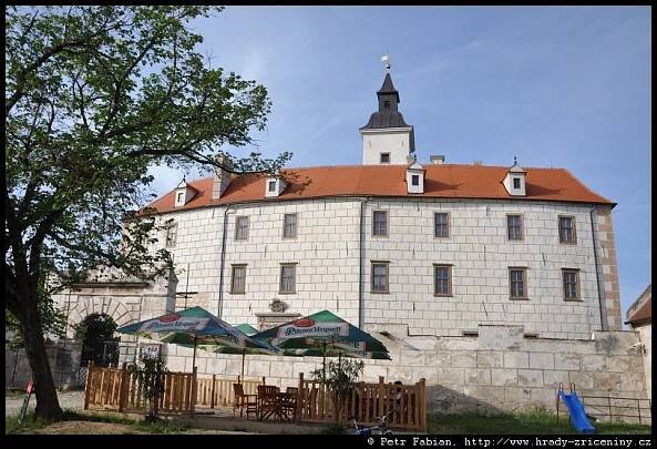 Jevišovice – Starý zámek – fotografie / hrady-zriceniny.cz