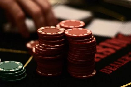 Zahrajte si poker zdarma i v listopadu!