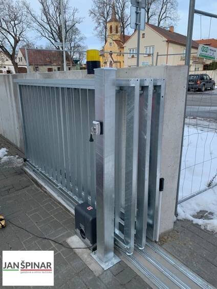 Teleskopické brány a brány po kolejnici ukázky | Jan Špinar | garážová a stínící technika 