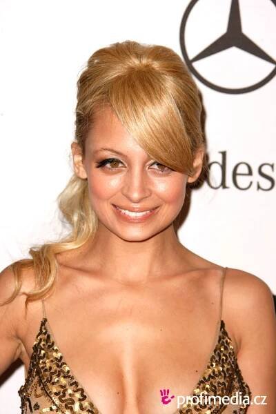 Nicole Richie - celebrity účes - HappyHair