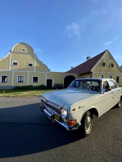 Zážitkový výlet veteránem Volha GAZ 24 z roku 1971