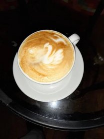 Soubor:Latte art Labuť.jpg – Wikipedie
