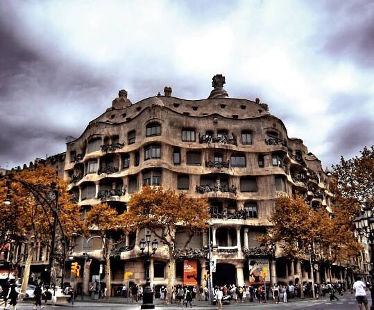 Private Gaudi Walking Tour - La Pedrera and Casa Batllo
