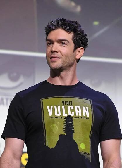 Ethan Peck at an event for Star Trek: Podivné nové světy (2022)