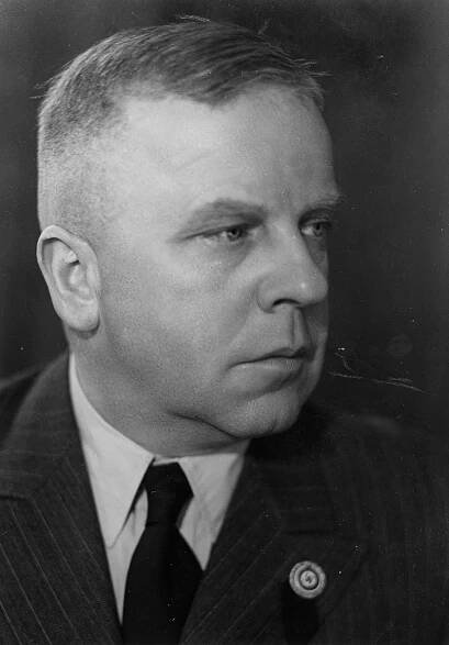  Max Amann, 1941, Fotograf: Heinrich Hoffmann (1885–1957), Quelle: Bayerische Staatsbibliothek München, Bildarchiv, Fotoarchiv Hoffmann, https://bildarchiv.bsb-muenchen.de)