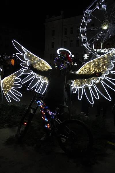 Pyroshow i obří andělé. Advent v Táboře začal už v pátek