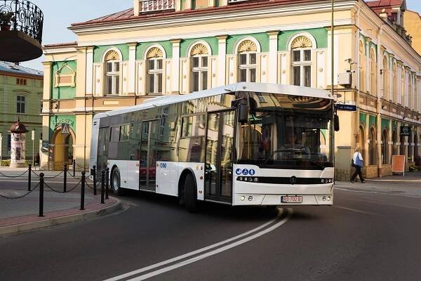 V nabídce Autosanu jsou momentálně pouze sólo autobusy různých délkových provedení. Na fotografii je zachycen městský vůz Sancity 12LF. (foto: Autosan) 
