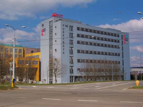 Fotografie - Brno - Purkyňova ulice/VUT Fakulta chemická - 10.04.2023
