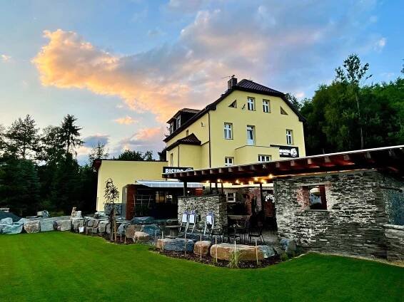 Restaurace a penzion U BERNHARDA 
