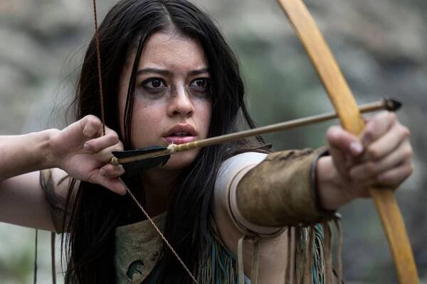 Amber Midthunder as Naru.