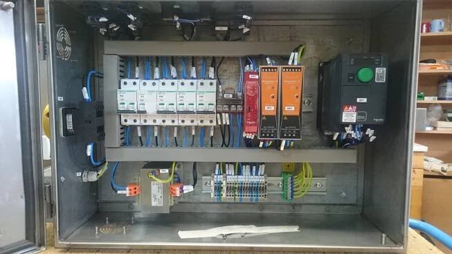 Výroba rozvaděčů NN a elektromontážní práce - Konvel