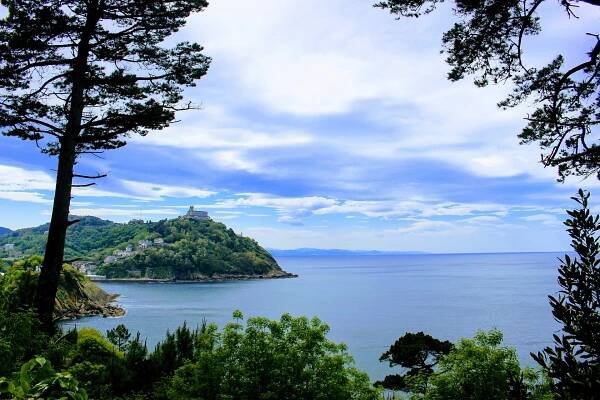 The 5 Best Cannabis Clubs in San Sebastian - SpainWeedGuide.com