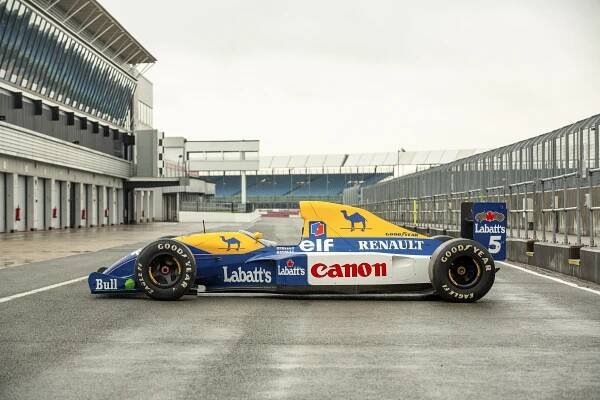 Bývalý šampion F1 Nigel Mansell prodává svojí sbírku – jsou v ní obdivuhodné i podivuhodné stroje